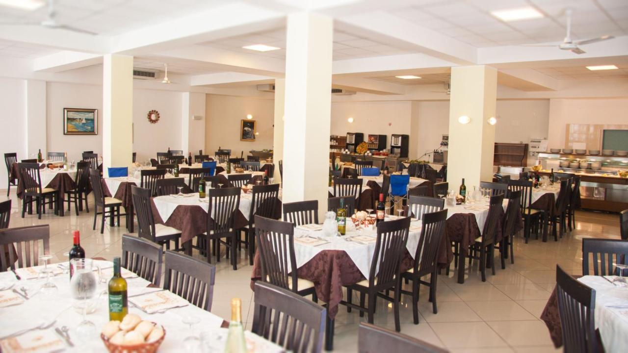 Club Vacanze In Cervia Eksteriør billede